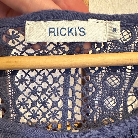 Blue Rickis embroidery top - Picture 6 of 7